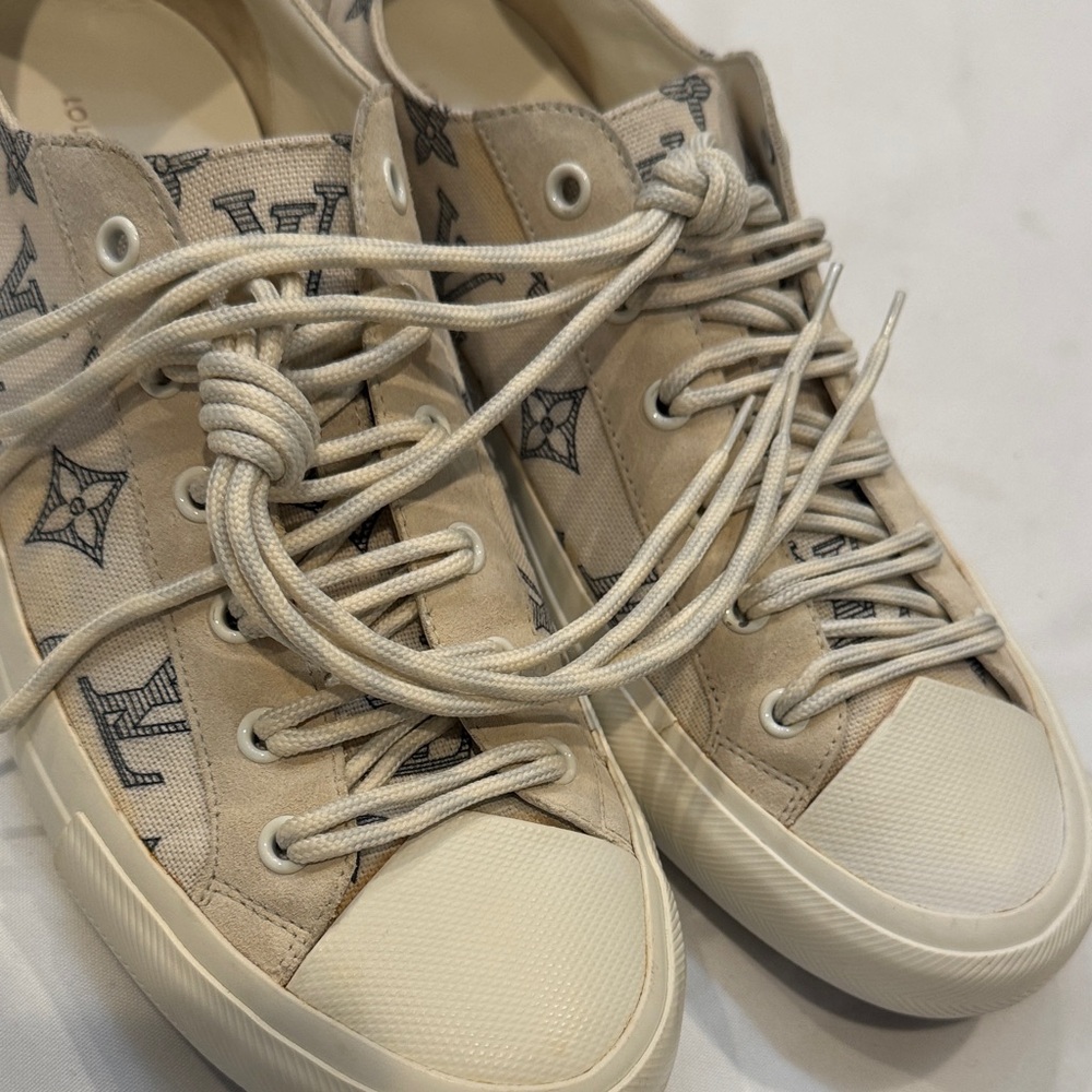Authentic Louis Vuitton Monogram Beige Sneakers - Picture 7 of 15